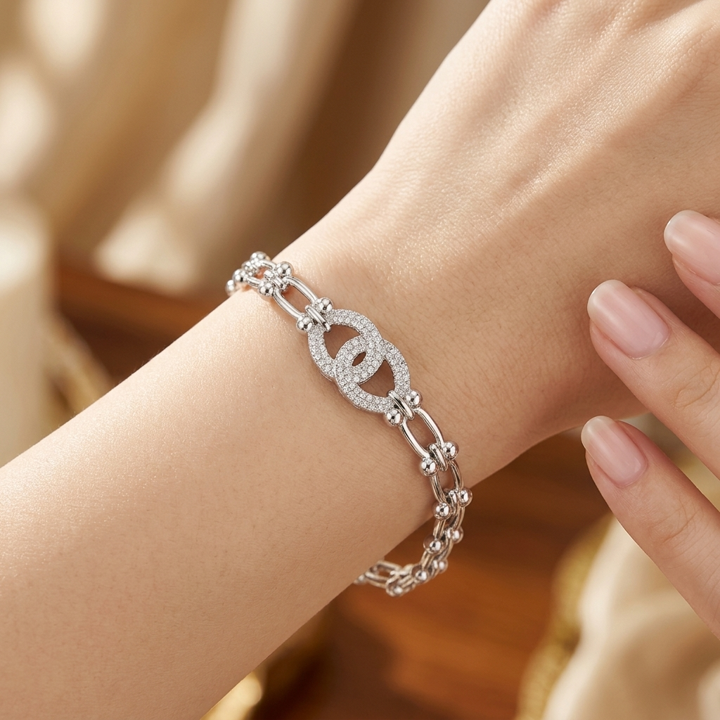 Link bracelet with Crystal Charm