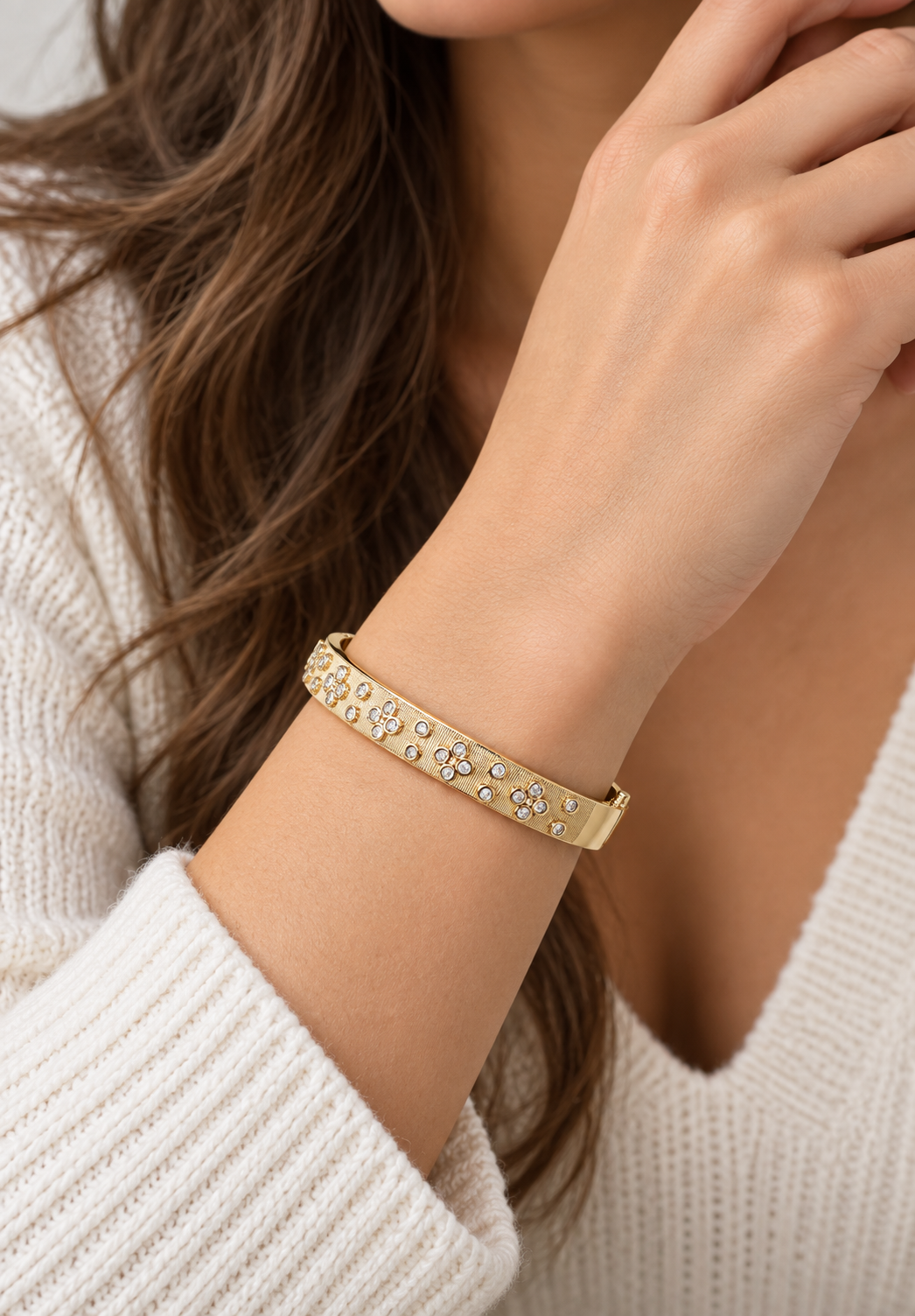 Textured Crystal Clover Leaf Bangle
