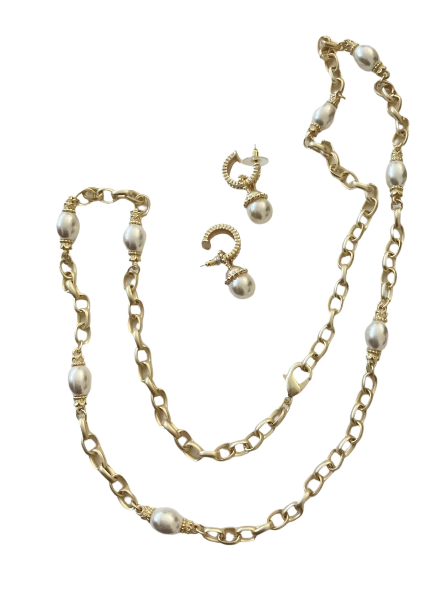 Matt gold & faux pearl necklace & earring set